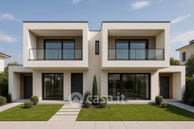 Casa bi/trifamiliare in residenziale in 