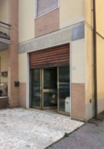 Box/posto auto in residenziale in Via Po