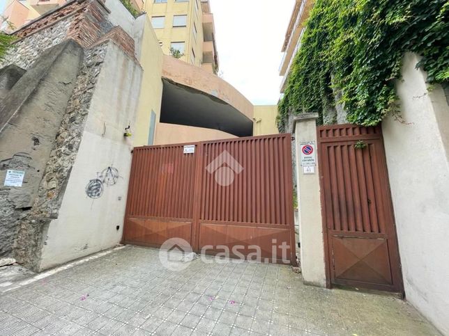 Box/posto auto in residenziale in Via Possidonea 34