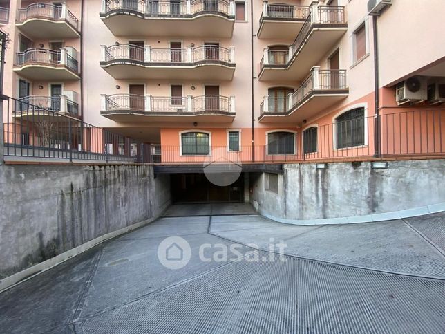 Garage/posto auto in residenziale in Via Sostegno 6