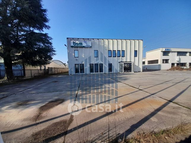 Capannone in commerciale in Via A. Diaz 52