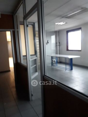 Ufficio in commerciale in 