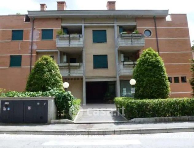 Ufficio in commerciale in Via Giovanni Falcone
