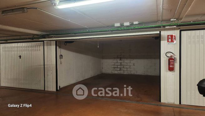 Garage/posto auto in residenziale in Via Brunati