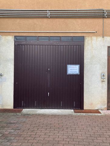 Garage/posto auto in residenziale in Corso XXV Aprile 33