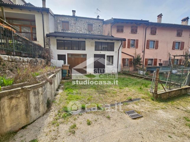 Box/posto auto in residenziale in 