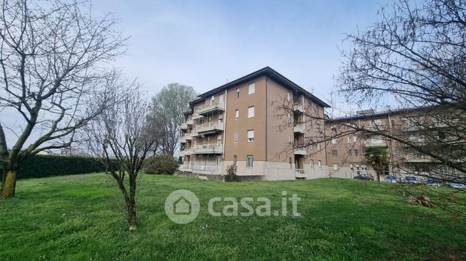 Appartamento in residenziale in Via Lago Gerundo 5