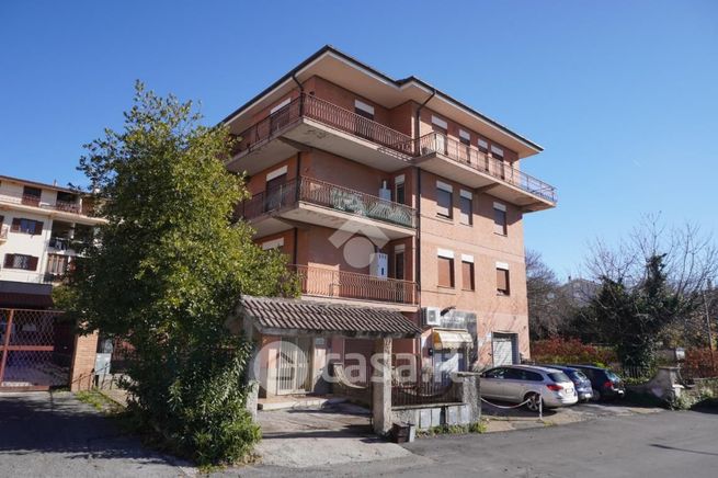 Appartamento in residenziale in Viale dei Castani 25