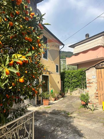 Casa indipendente in residenziale in Via del Castellaccio 61