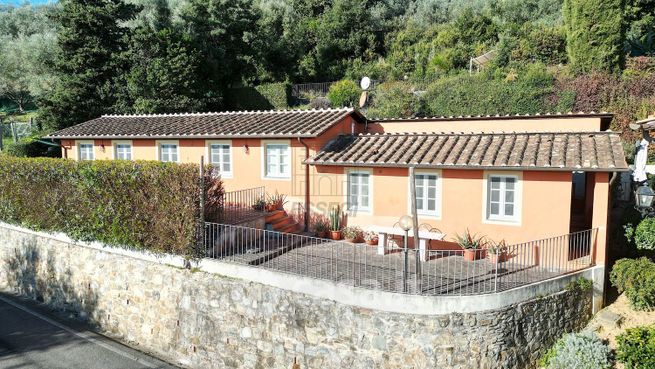 Rustico/casale in residenziale in Via di Mutigliano
