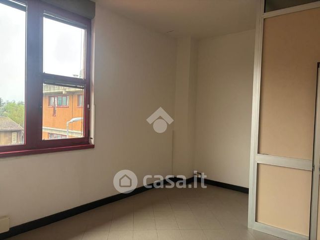 Capannone in commerciale in Via Giorgio Ambrosoli 5