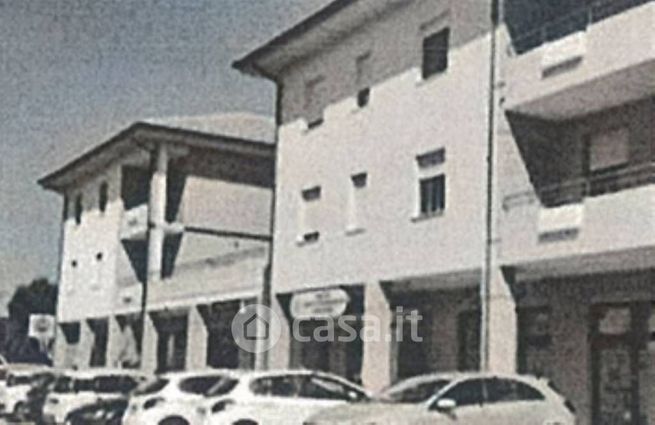 Capannone in commerciale in Via Le Mosse
