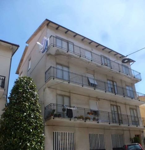 Appartamento in residenziale in Via Vecchia Fermana
