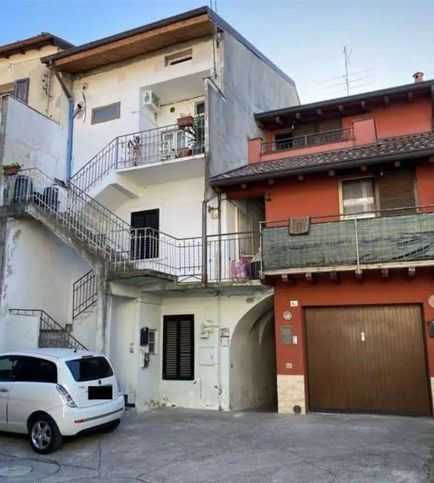 Appartamento in residenziale in Vicolo Consoli 6