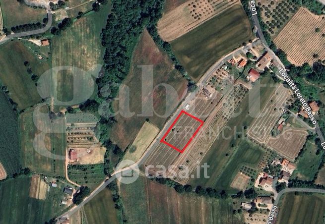 Terreno agricolo in commerciale in Località Loreto Basso
