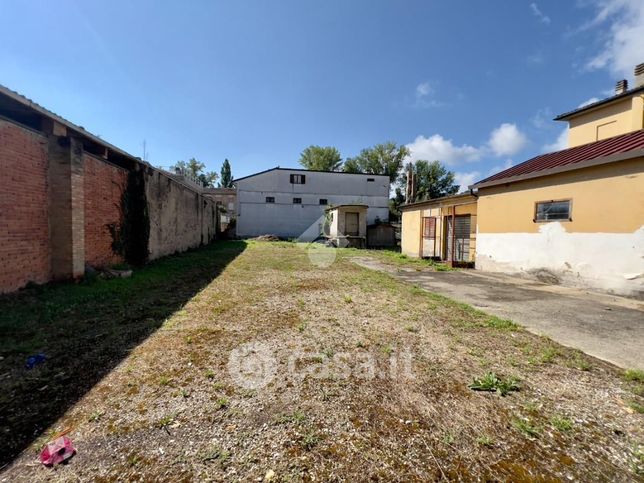 Terreno edificabile in residenziale in Viale Leopoldo Franchetti