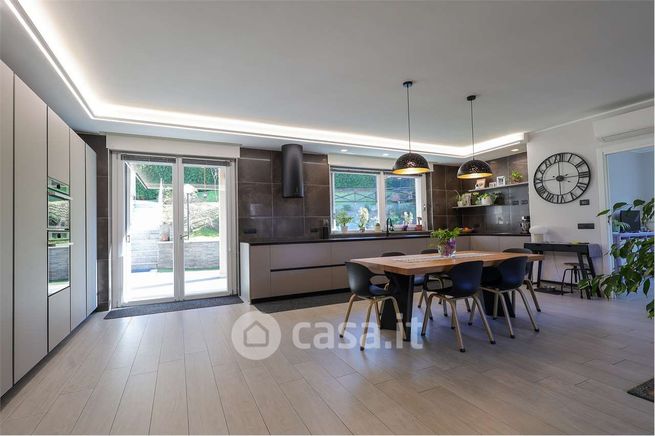 Villa in residenziale in 