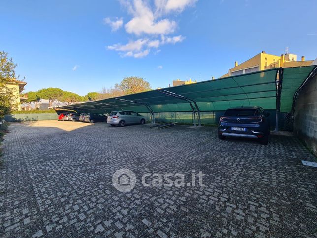 Box/posto auto in residenziale in Via Bassa