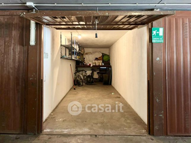 Box/posto auto in residenziale in Via Carlo Villa 23