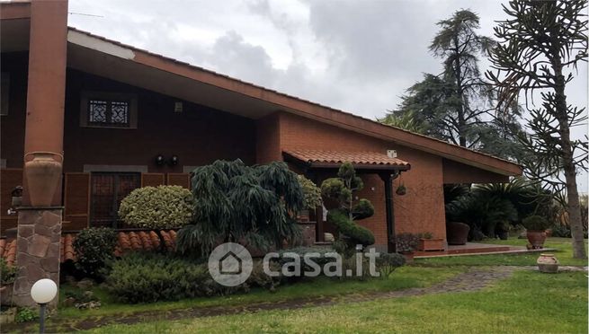 Villa in residenziale in Via del Casale Agostinelli 199