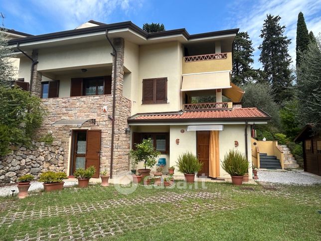 Villa in residenziale in Via Paolo VI