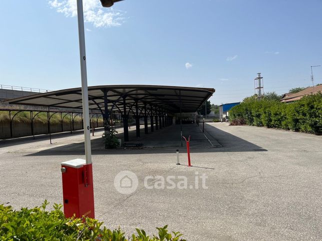 Box/posto auto in residenziale in Via Affile 51