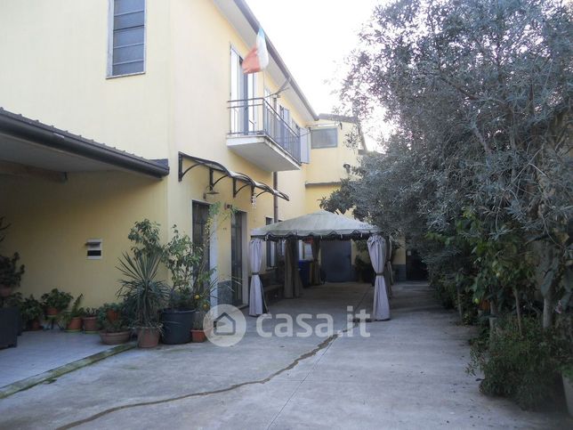 Capannone in commerciale in Via Piave