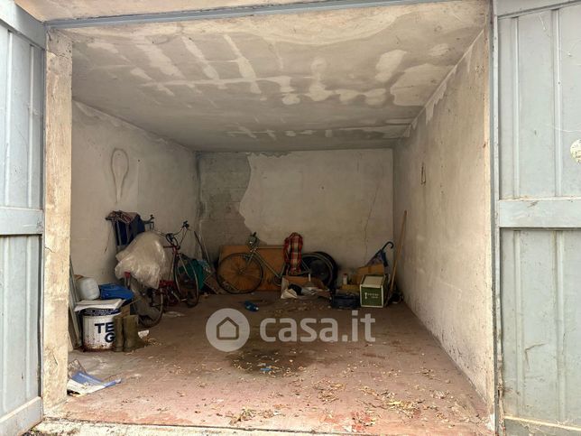 Garage/posto auto in residenziale in Via Rinarolo