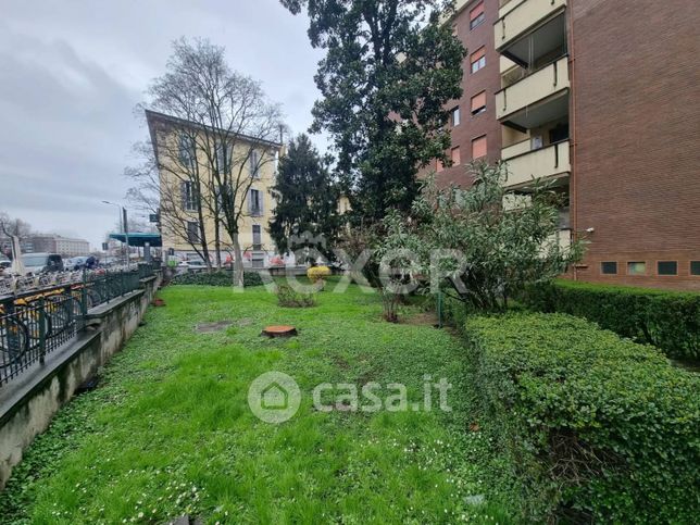 Garage/posto auto in residenziale in Via Benaco