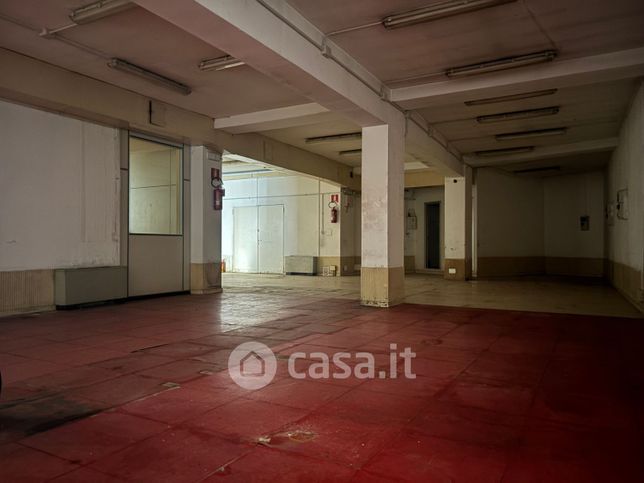 Box/posto auto in residenziale in Via Francesco Arese