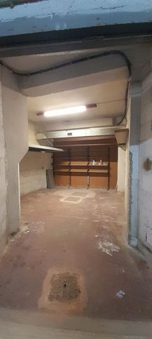 Garage/posto auto in residenziale in Via Ovidio 11