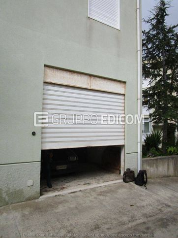 Garage/posto auto in residenziale in Via Europa