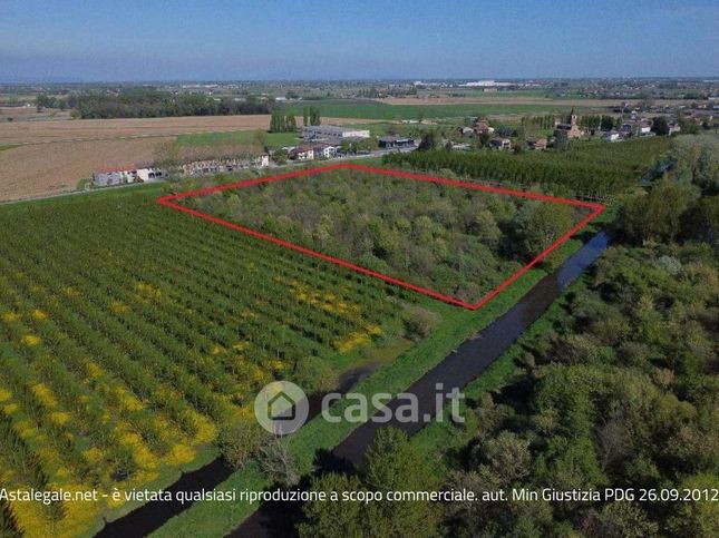 Terreno agricolo in commerciale in 