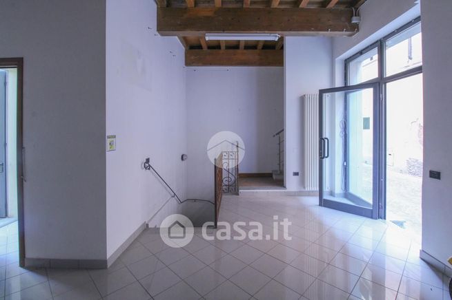 Ufficio in commerciale in Via San Martino