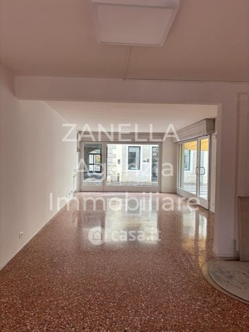 Ufficio in commerciale in Borgo Pieve