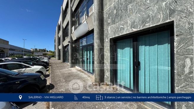Ufficio in commerciale in 