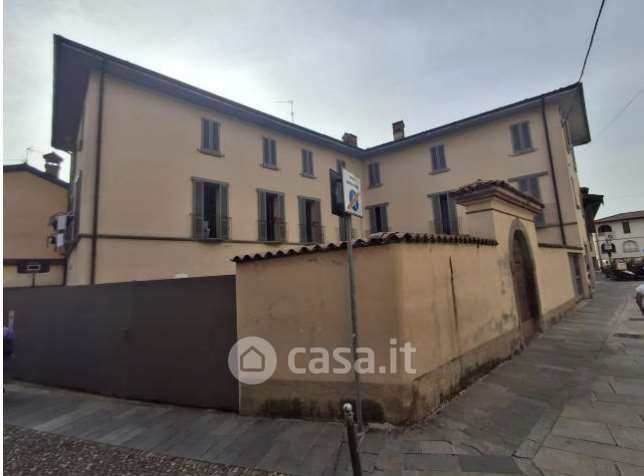 Box/posto auto in residenziale in Piazza XI Febbraio 4