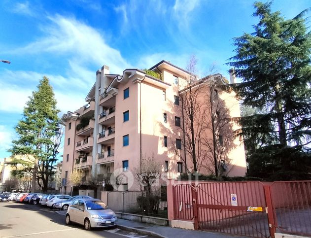 Appartamento in residenziale in Via Giosuè Carducci 21