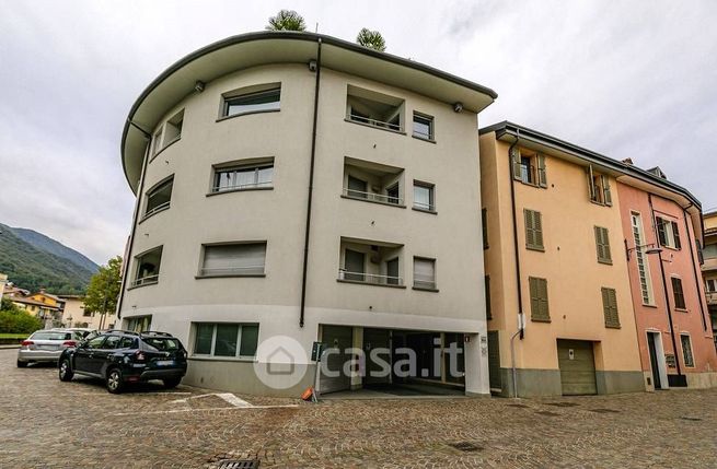 Box/posto auto in residenziale in Via Pezzotta 6