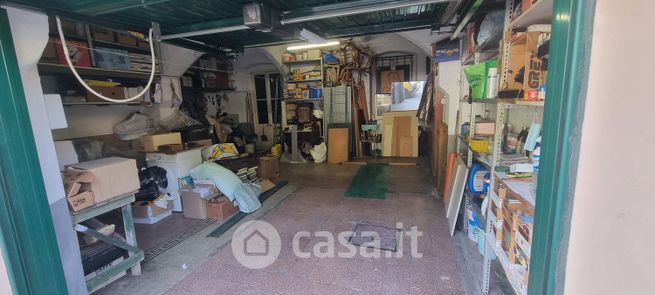Box/posto auto in residenziale in Via Varenna