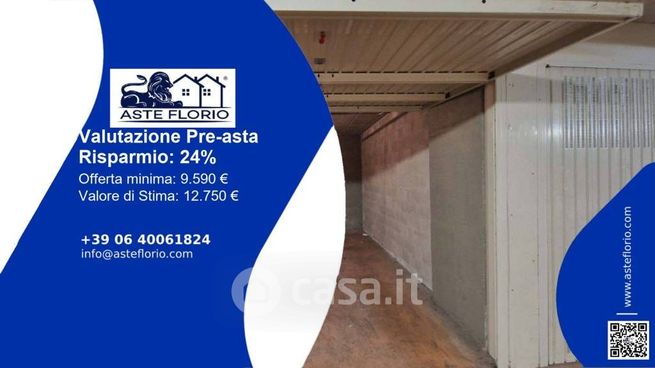 Box/posto auto in residenziale in Piazza Adriano 11 /E