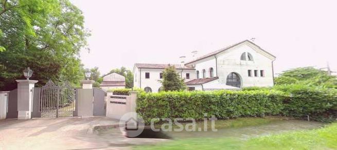 Appartamento in residenziale in Via Ongarine