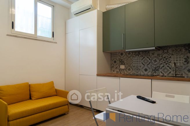 Appartamento in residenziale in Via Ostiense 455