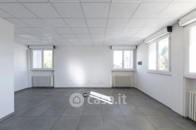 Ufficio in commerciale in Via de' Carracci 6