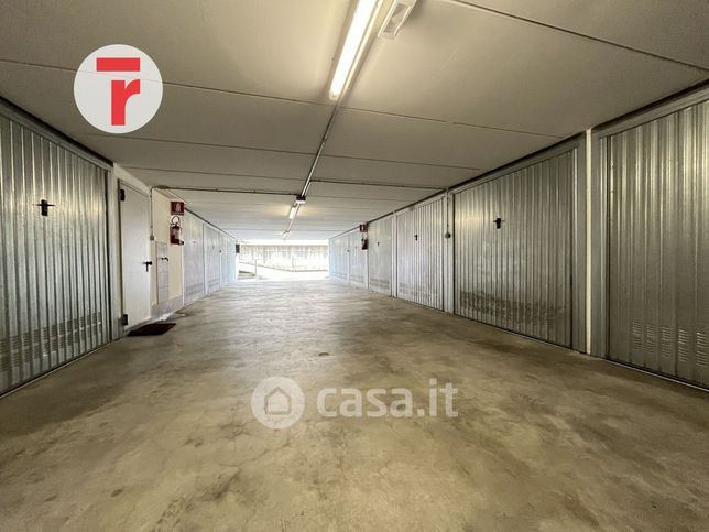Box/posto auto in residenziale in Via Silvio Pellico