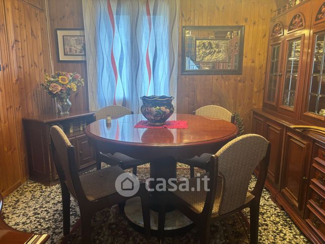 Casa indipendente in residenziale in 