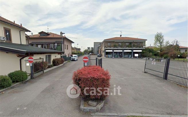 Ufficio in commerciale in Via Milano 63