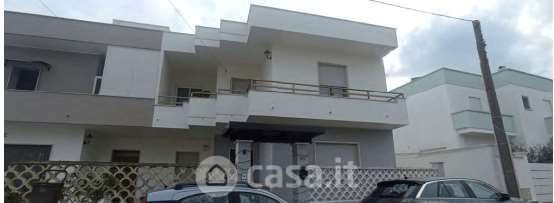 Casa indipendente in residenziale in Via Vincenzo Monti 26