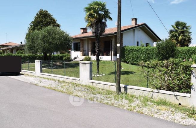Casa indipendente in residenziale in Via Olmi 13