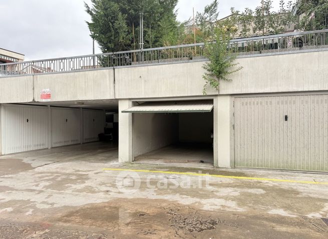 Box/posto auto in residenziale in Viale dei Colli Euganei